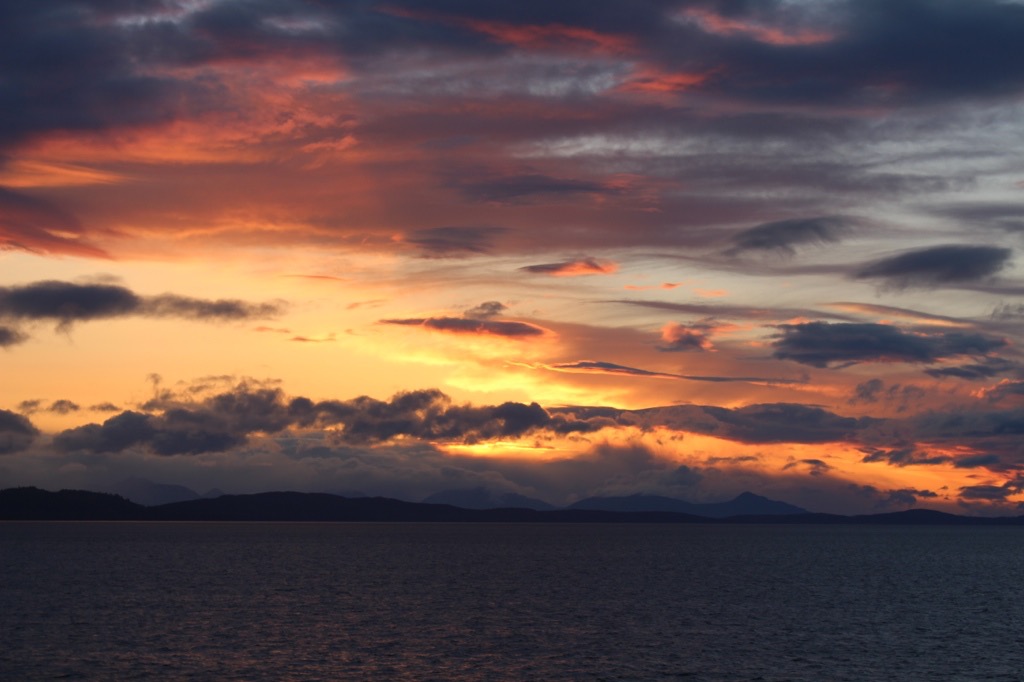 sunset-towards-the-islands-from-vancouver-canada